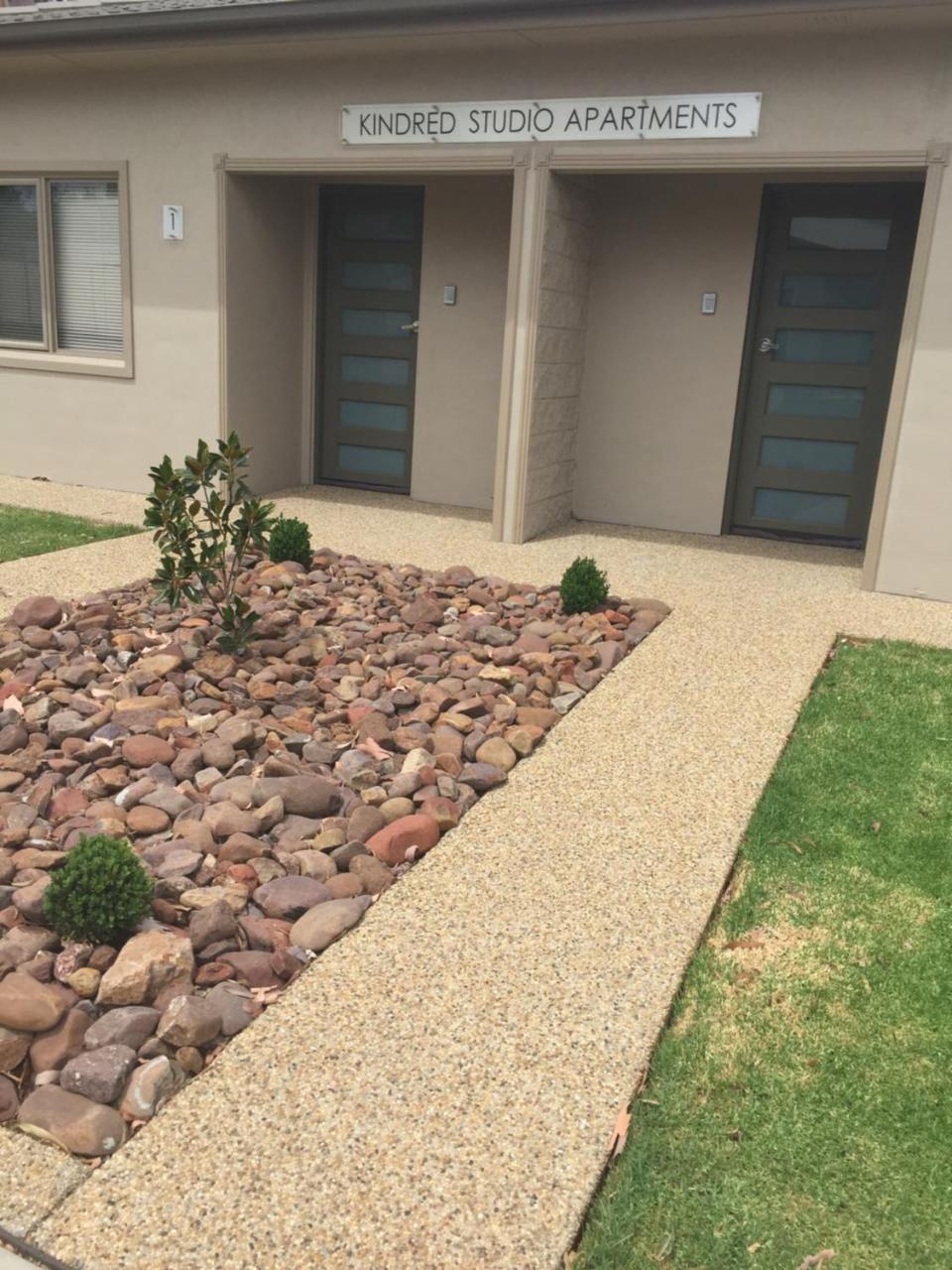 Kindred Studio Apartments Leeton Екстер'єр фото