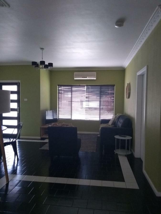 Kindred Studio Apartments Leeton Екстер'єр фото